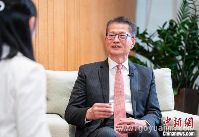 香港特区政府财政司司长陈茂波接受专访